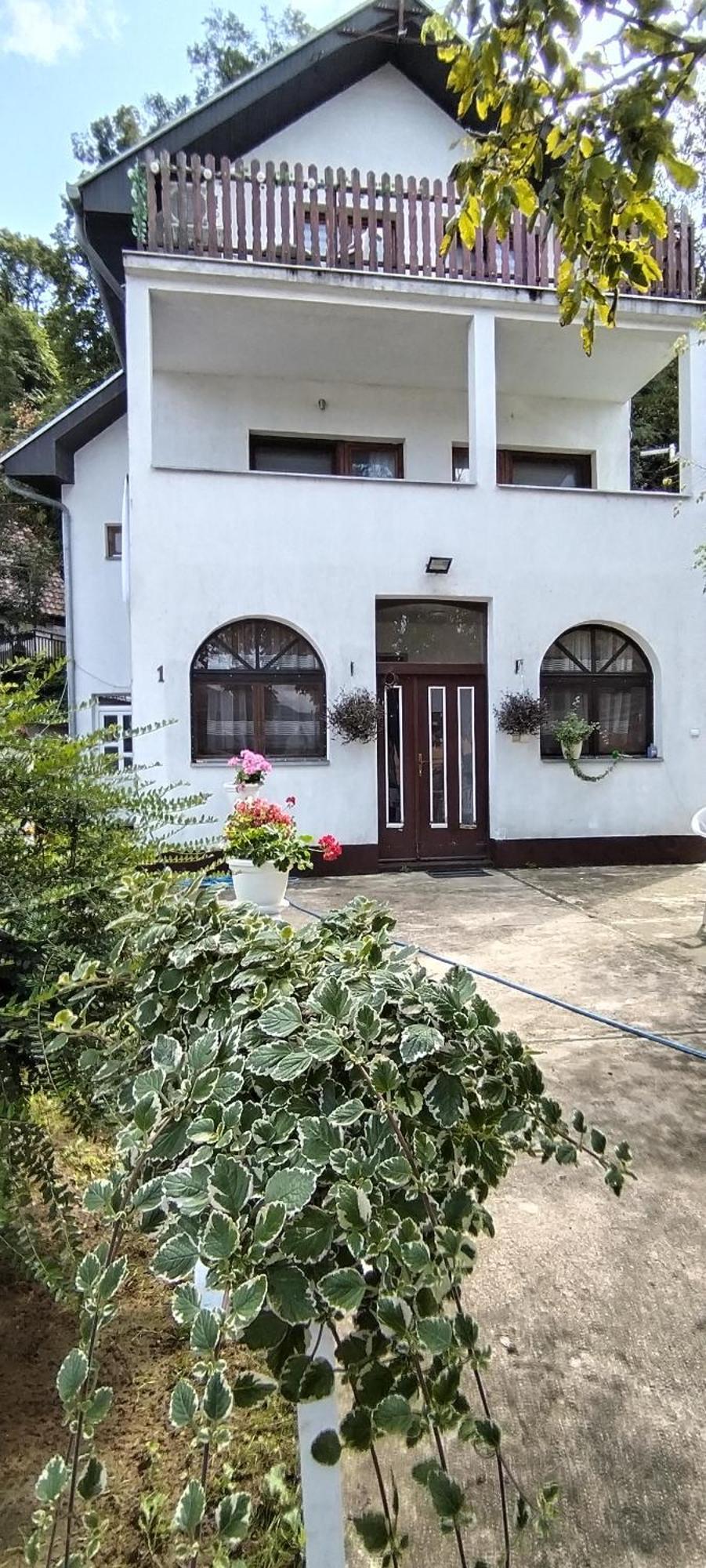 Sobe Lara Lägenhet Donji Milanovac Exteriör bild
