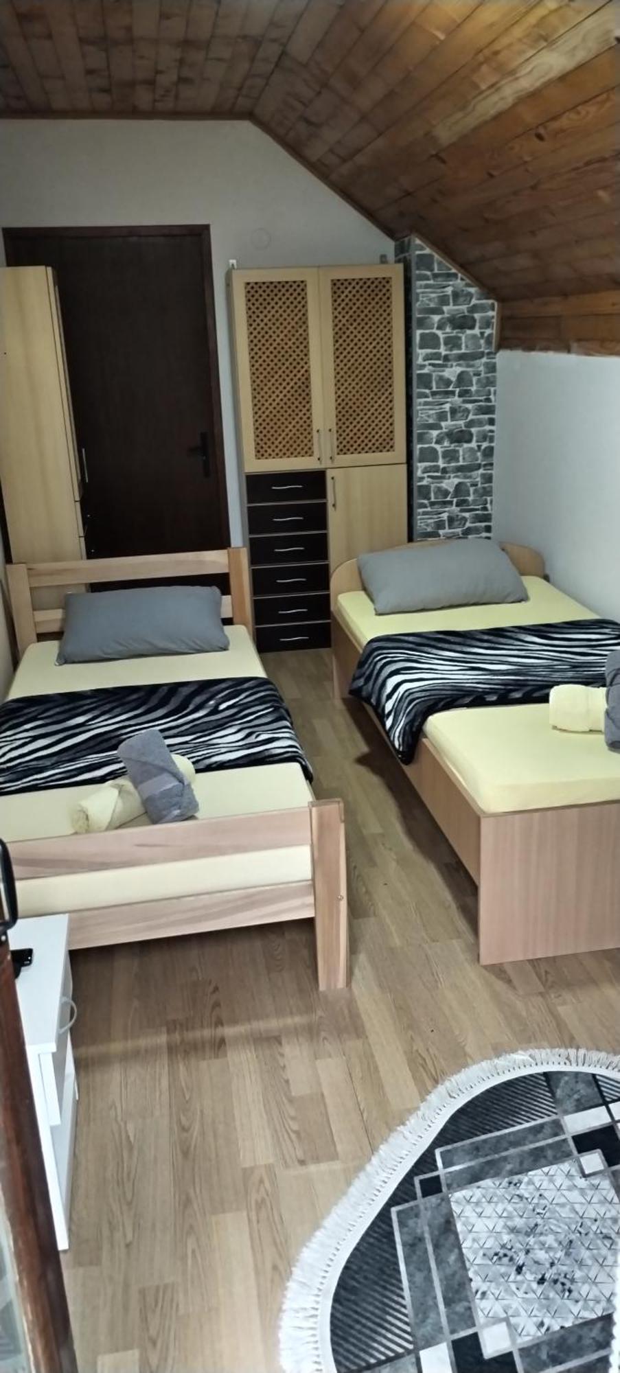Sobe Lara Lägenhet Donji Milanovac Exteriör bild